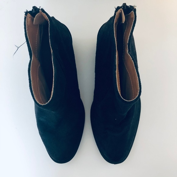 QUPID Black Heeled Bootie Shoes ((unknown size)) - Picture 4 of 9